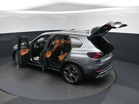 Certified 2026 BMW X5 sDrive40i w/ Climate Comfort Package RWD image 43
