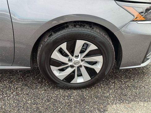 Certified 2025 Nissan Altima 2.5 S image 10