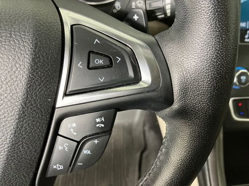 Certified 2017 Ford Fusion SE w/ Fusion SE Technology Package image 18