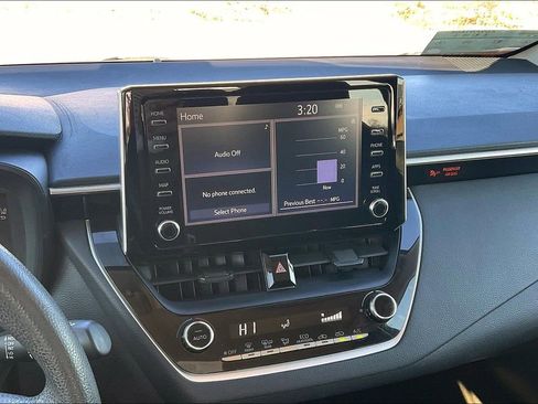Used 2020 Toyota Corolla LE image 6