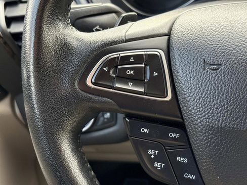 Used 2017 Ford Escape Titanium image 28