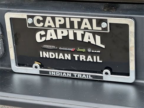 Used 2020 Jeep Gladiator Sport image 39