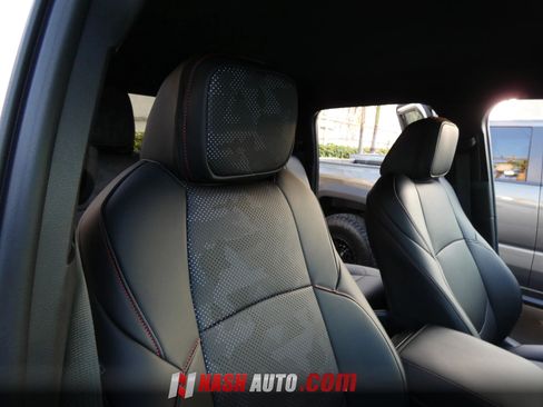 Used 2025 Toyota Tacoma TRD Sport AWD/4WD image 70