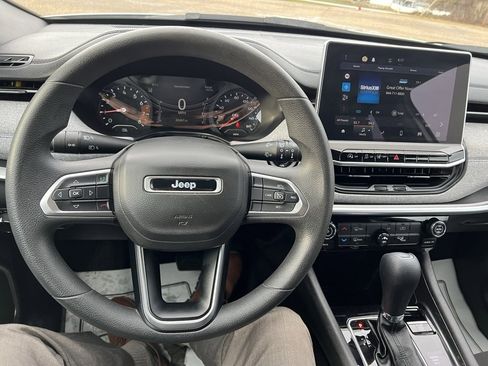 Used 2023 Jeep Compass Sport image 26