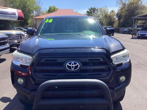 Used 2016 Toyota Tacoma SR w/ SR Convenience Package image 2