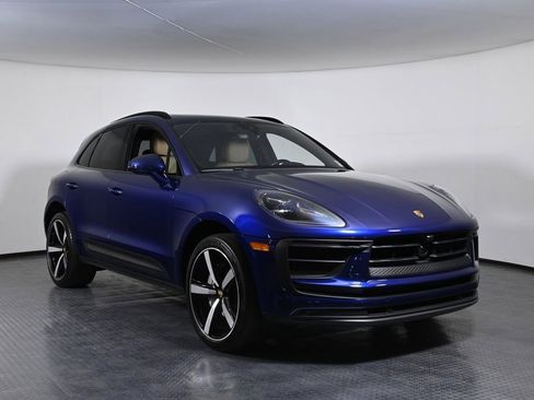 Used 2024 Porsche Macan AWD/4WD image 9