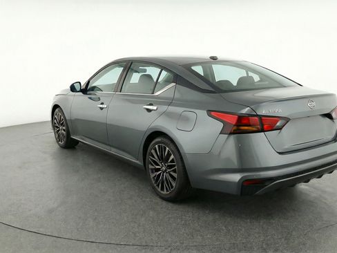 Used 2025 Nissan Altima 2.5 SV image 6