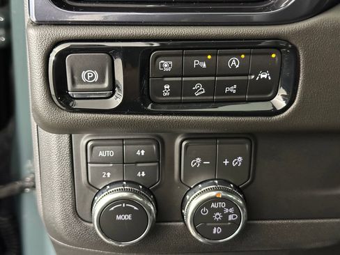 Used 2026 GMC Yukon AT4 w/ LPO, Floor Liner Package AWD/4WD image 29