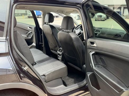 Used 2020 Volkswagen Tiguan SE FWD image 21