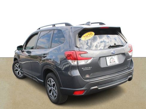 Used 2020 Subaru Forester Premium image 6