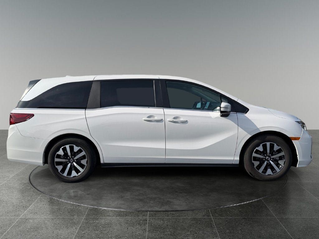 Used 2025 Honda Odyssey EX-L image 10