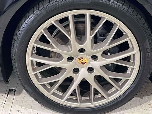 Certified 2020 Porsche Panamera image 15