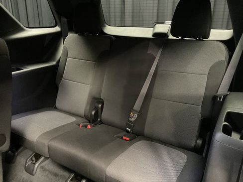 Used 2022 Chevrolet Traverse LT FWD image 11