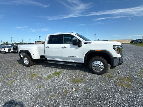 New 2026 GMC Sierra 3500 SLT w/ SLT Premium Package AWD/4WD image 22
