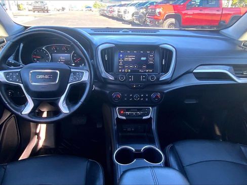 Used 2024 GMC Terrain SLT AWD/4WD image 16