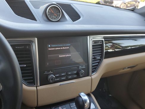 Used 2018 Porsche Macan image 27