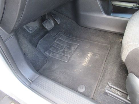 Used 2023 Nissan Rogue SV image 22