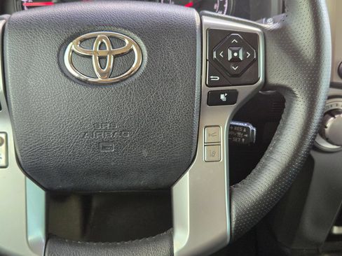 Used 2022 Toyota 4Runner SR5 Premium w/ Moonroof Package RWD image 22