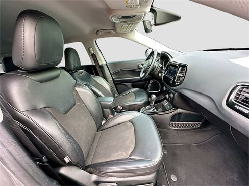 Used 2020 Jeep Compass Latitude image 25