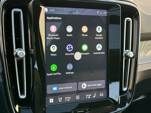 New 2026 Volvo XC40 B4 Core w/ Climate Package image 20