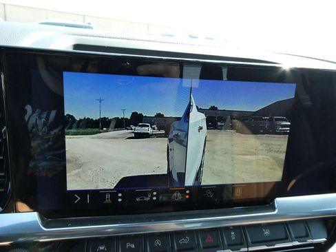 New 2026 Chevrolet Silverado 1500 High Country w/ High Country Premium Package AWD/4WD image 36