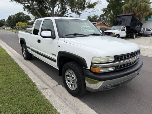 Used 2002 Chevrolet Silverado 1500 LS w/ Off-Road Pkg AWD/4WD image 2