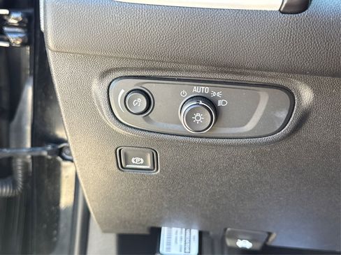 Used 2022 GMC Terrain SLE w/ Elevation Edition image 23