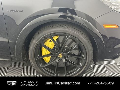 Used 2022 Porsche Cayenne Turbo S image 11