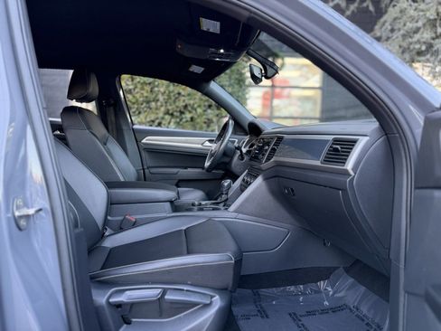 Used 2020 Volkswagen Atlas Cross Sport SE image 33