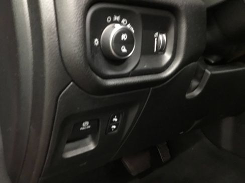 Used 2023 RAM 1500 Big Horn AWD/4WD image 9