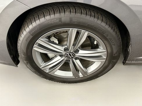 Used 2024 Volkswagen Jetta SE image 11