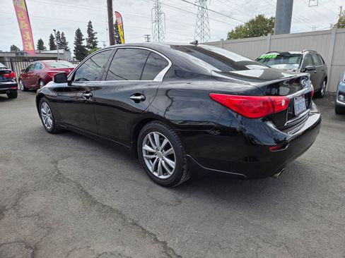 Used 2016 INFINITI Q50 Premium w/ 2.0T Premium Plus Package RWD image 2