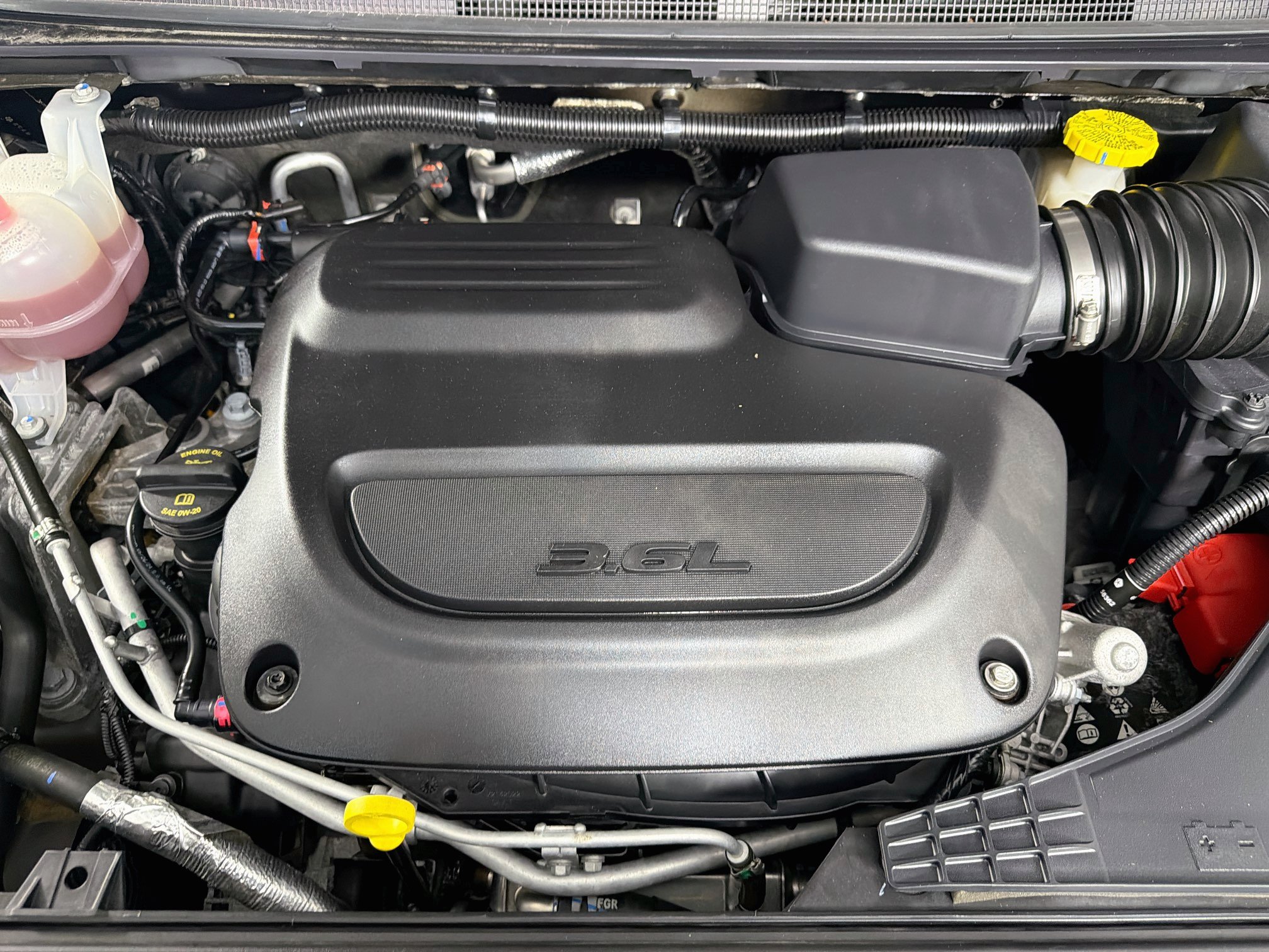 Used 2025 Chrysler Pacifica Select FWD image 36