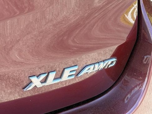 Used 2018 Toyota Highlander XLE AWD/4WD image 26