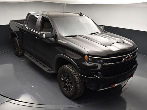 Used 2025 Chevrolet Silverado 1500 ZR2 w/ Technology Package image 45