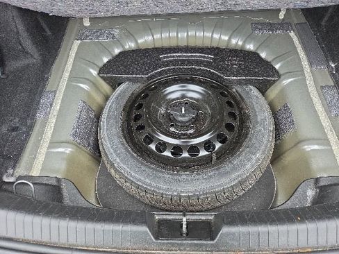 Used 2024 Chevrolet Malibu LT FWD image 17