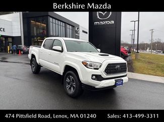 Used 2018 Toyota Tacoma TRD Sport w/ Technology Package video 1