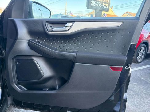 Used 2020 Ford Escape SE image 20