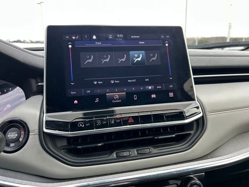 Used 2022 Jeep Compass Limited image 24