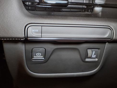 Certified 2023 Cadillac Escalade ESV Luxury image 15