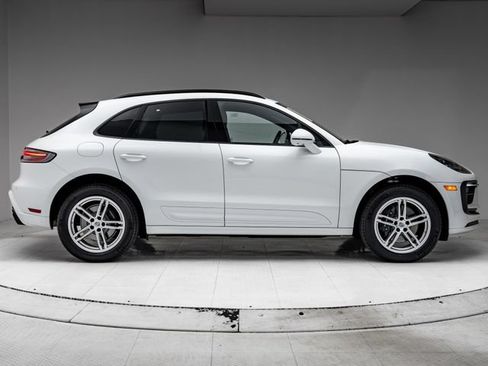 Certified 2026 Porsche Macan AWD/4WD image 35