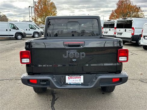 New 2026 Jeep Gladiator Sport image 3