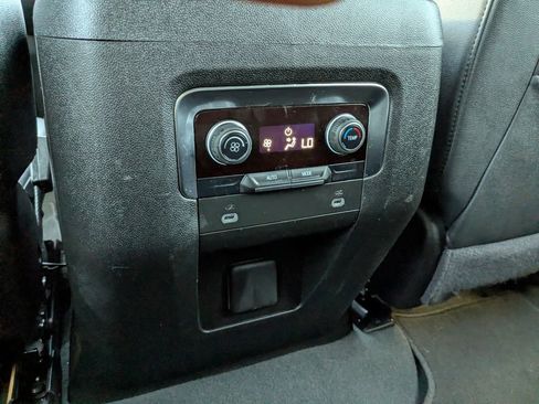 Used 2024 Chevrolet Suburban LT image 17