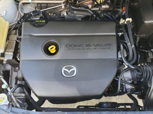 Used 2010 MAZDA MAZDA5 Sport FWD image 38
