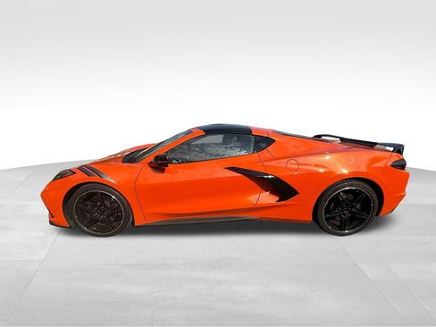 Used 2021 Chevrolet Corvette Stingray Preferred Cpe w/ Z51 Performance Package RWD image 3