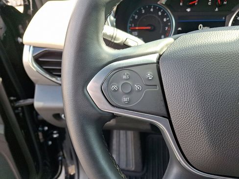 Used 2023 Chevrolet Traverse LT image 20