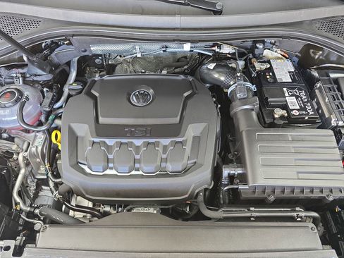Certified 2024 Volkswagen Tiguan S image 30