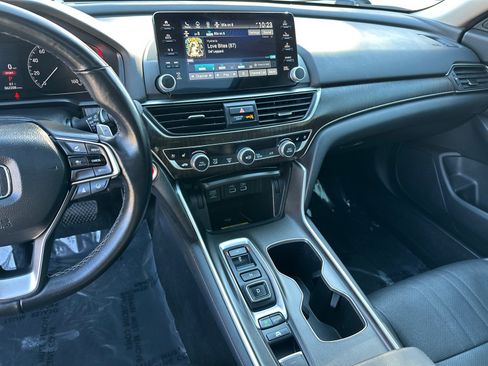Used 2022 Honda Accord Touring image 28