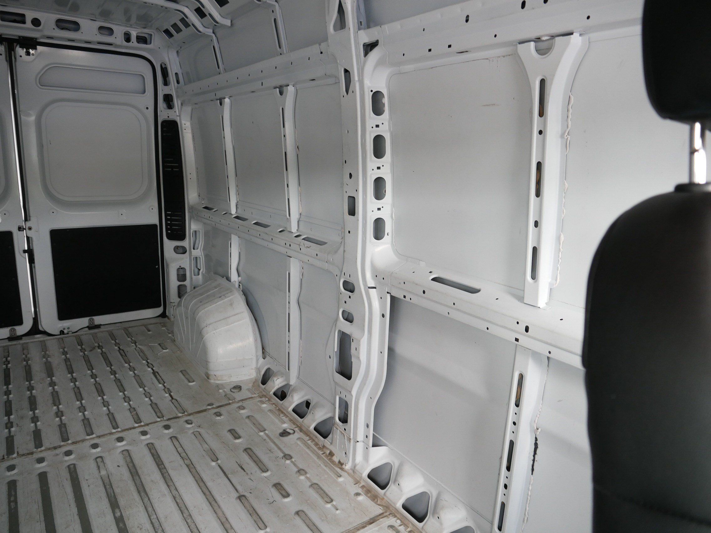 Used 2024 RAM ProMaster 2500 w/ Convenience Group FWD image 14