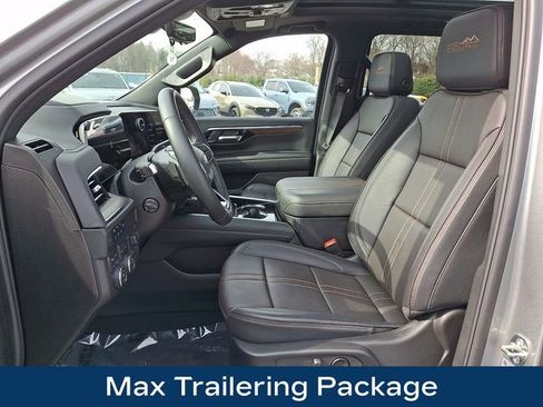 Used 2025 Chevrolet Tahoe High Country image 2